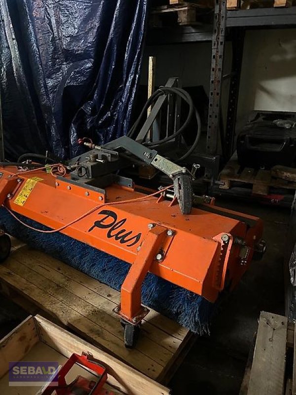 Kehrmaschine des Typs Stoll Tuchel Kehrmaschine P1 165 HD560, Gebrauchtmaschine in Zweibrücken (Bild 3)