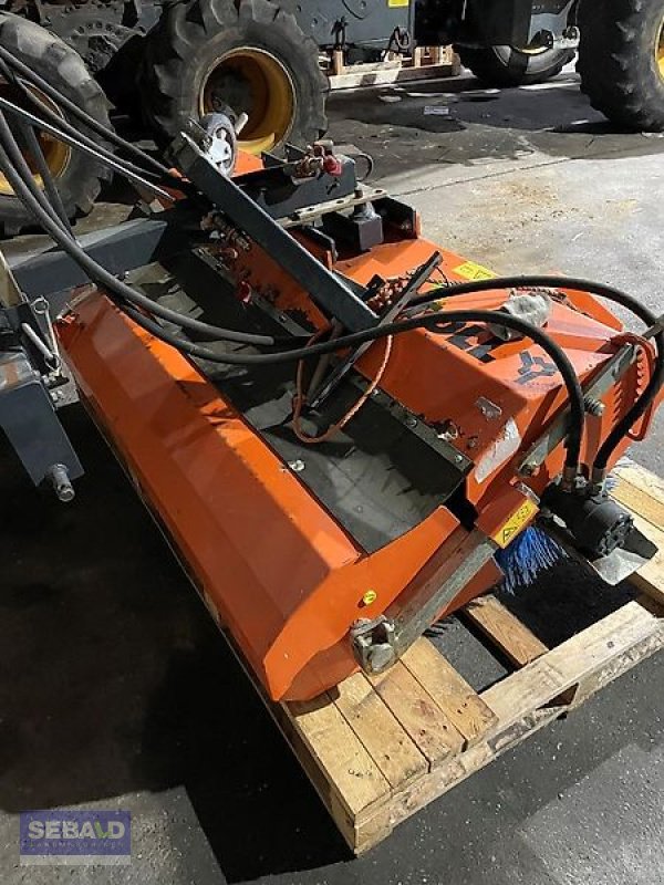 Kehrmaschine des Typs Stoll Tuchel Kehrmaschine P1 165 HD560, Gebrauchtmaschine in Zweibrücken (Bild 2)