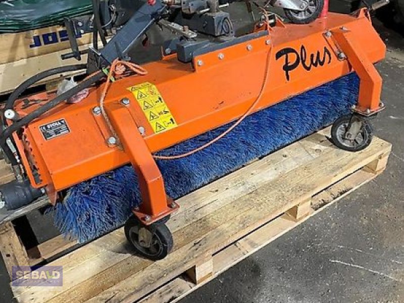 Kehrmaschine des Typs Stoll Tuchel Kehrmaschine P1 165 HD560, Gebrauchtmaschine in Zweibrücken (Bild 1)