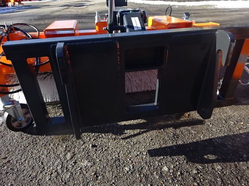 Kehrmaschine des Typs Talex Eco Clean 1800 - Kehrmaschine -1,8 Meter - Anbau an Weidemann - verschiedene Ausstattungen möglich, Neumaschine in Neureichenau (Bild 19)