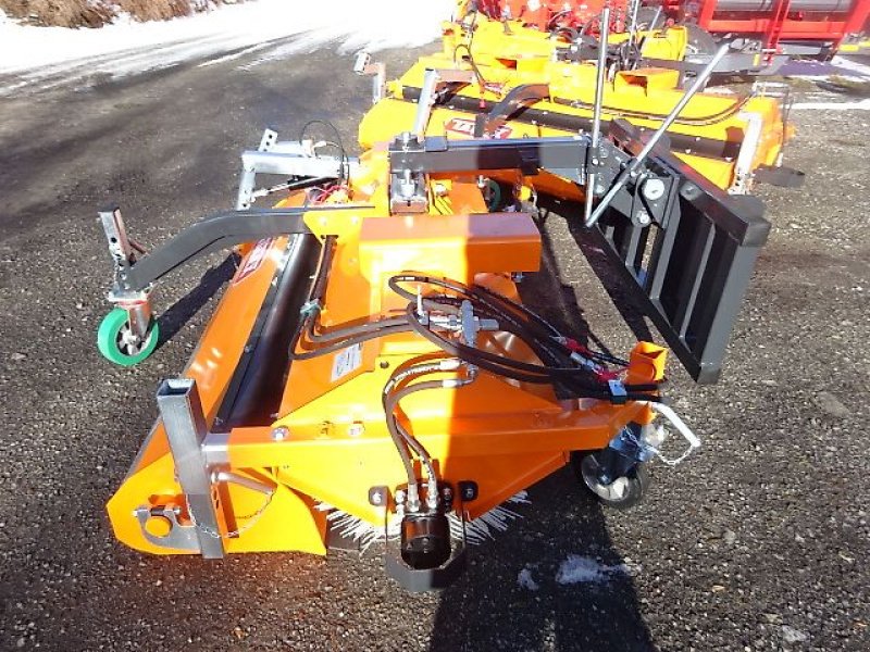 Kehrmaschine des Typs Talex Eco Clean 1800 - Kehrmaschine -1,8 Meter - Anbau an Weidemann - verschiedene Ausstattungen möglich, Neumaschine in Neureichenau (Bild 22)