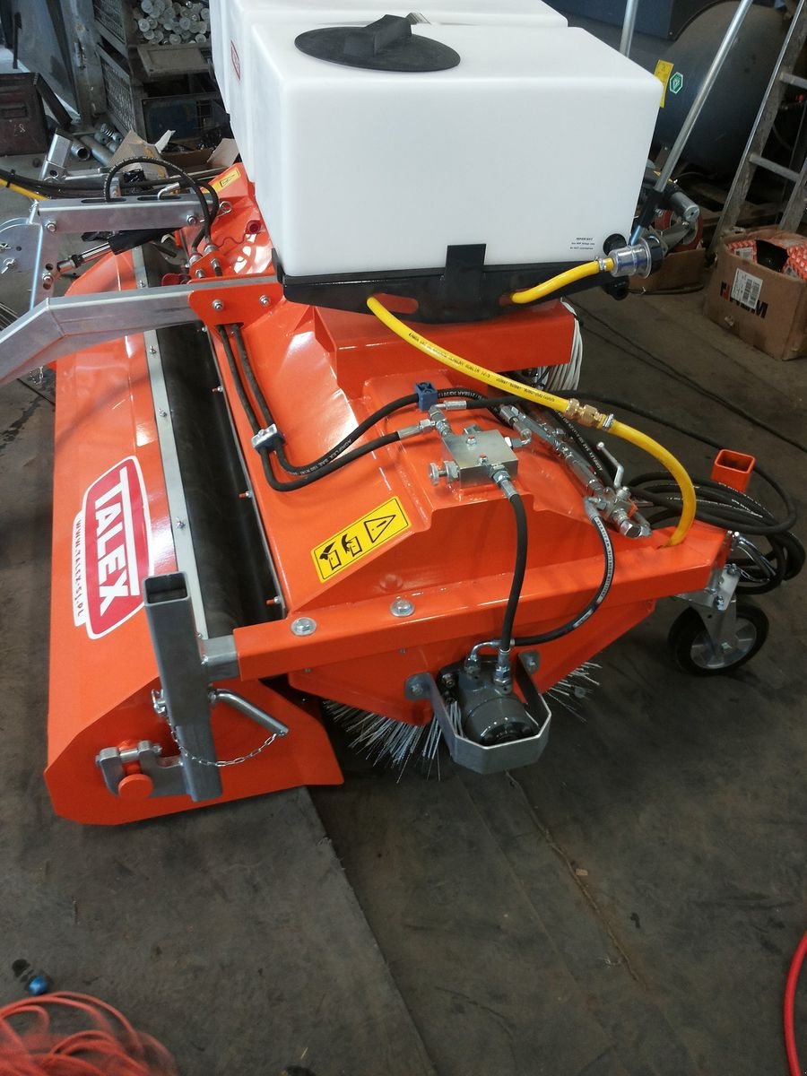 Kehrmaschine des Typs Talex KEHRMASCHINE 1800 Traktor Stapler Teleskoplader, Neumaschine in Aigen-Schlägl (Bild 7)