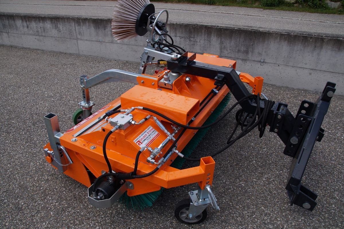 Kehrmaschine des Typs Talex KEHRMASCHINE 1800 Traktor Stapler Teleskoplader, Neumaschine in Aigen-Schlägl (Bild 2)