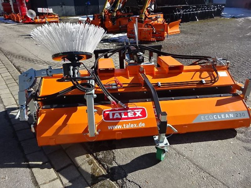 Kehrmaschine des Typs Talex Kehrmaschine 2,3 Meter -NEU- Eco - Clean- 2,30 - Profi- mit Anbau  an Schnellwechselaufnahme-, Neumaschine in Neureichenau (Bild 28)