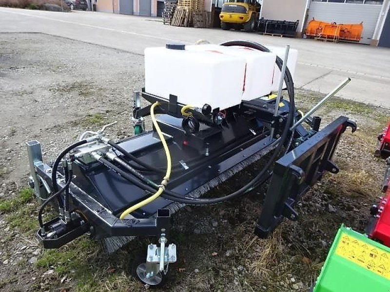 Kehrmaschine des Typs Talex Kehrmaschine 2,3 Meter -NEU- Eco - Clean- 2,30 - Profi- mit Anbau  an Schnellwechselaufnahme-, Neumaschine in Neureichenau (Bild 2)
