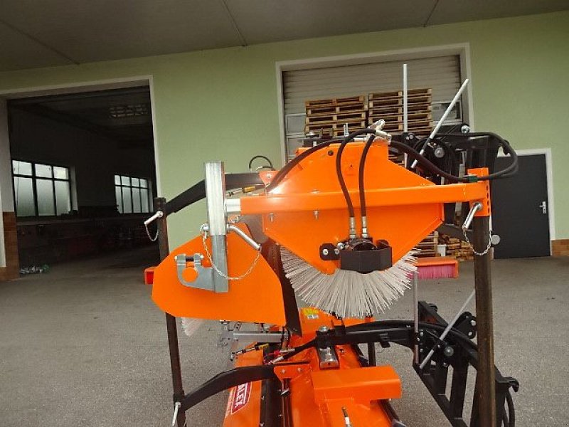 Kehrmaschine des Typs Talex Kehrmaschine 2,3 Meter -NEU- Eco - Clean- 2,30 - Profi- mit Anbau  an Schnellwechselaufnahme-, Neumaschine in Neureichenau (Bild 14)