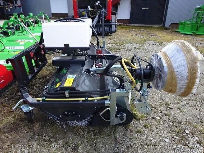 Kehrmaschine des Typs Talex Kehrmaschine 2,3 Meter -NEU- Eco - Clean- 2,30 - Profi- mit Anbau  an Schnellwechselaufnahme-, Neumaschine in Neureichenau (Bild 10)