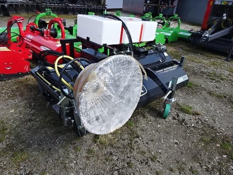 Kehrmaschine des Typs Talex Kehrmaschine 2,3 Meter -NEU- Eco - Clean- 2,30 - Profi- mit Anbau  an Schnellwechselaufnahme-, Neumaschine in Neureichenau (Bild 8)