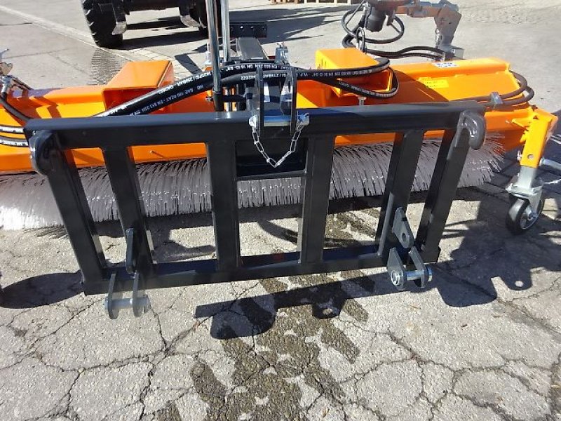 Kehrmaschine des Typs Talex Kehrmaschine 2,3 Meter -NEU- Eco - Clean- 2,30 - Profi- mit Anbau  an Schnellwechselaufnahme-, Neumaschine in Neureichenau (Bild 31)