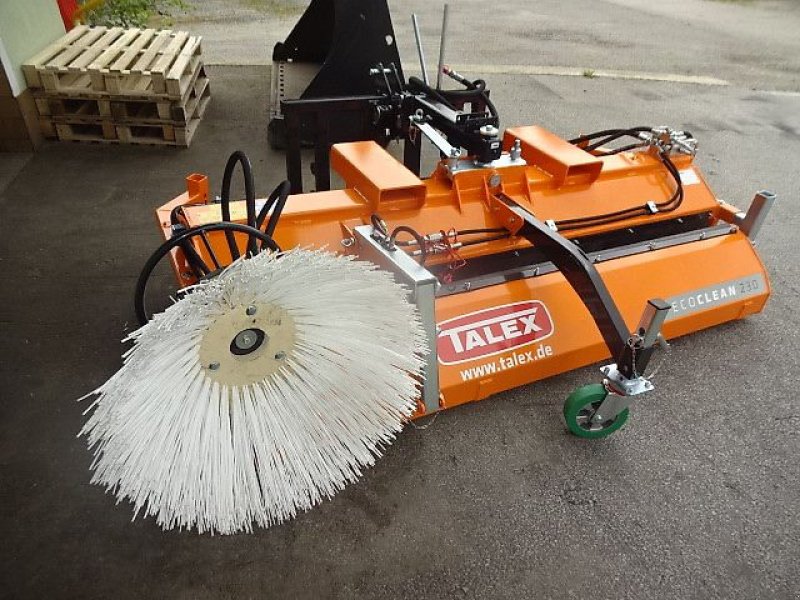 Kehrmaschine des Typs Talex Kehrmaschine 2,3 Meter -NEU- Eco - Clean- 2,30 - Profi- mit Anbau  an Schnellwechselaufnahme-, Neumaschine in Neureichenau (Bild 23)