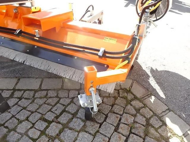 Kehrmaschine des Typs Talex Kehrmaschine- 2,3 Meter- Seitenbesen- Wassertank - Sonderpreis, Neumaschine in Neureichenau (Bild 14)