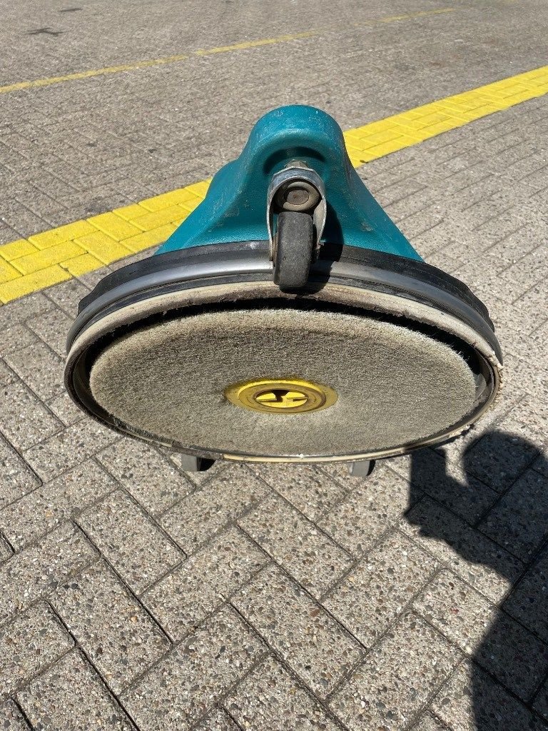 Kehrmaschine des Typs Tennant 2370, Gebrauchtmaschine in WIJCHEN (Bild 10)
