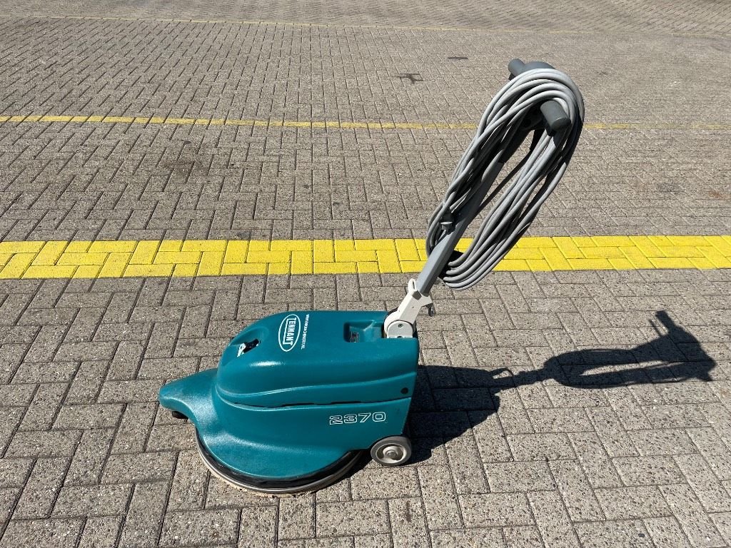 Kehrmaschine des Typs Tennant 2370, Gebrauchtmaschine in WIJCHEN (Bild 5)