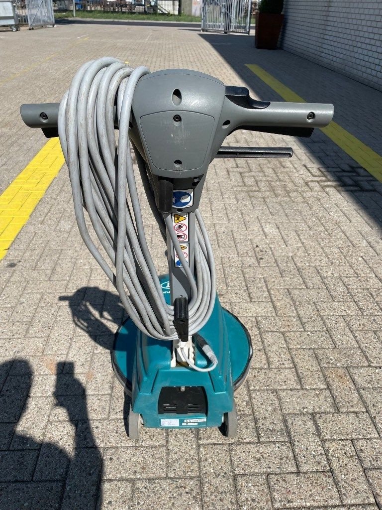 Kehrmaschine des Typs Tennant 2370, Gebrauchtmaschine in WIJCHEN (Bild 7)