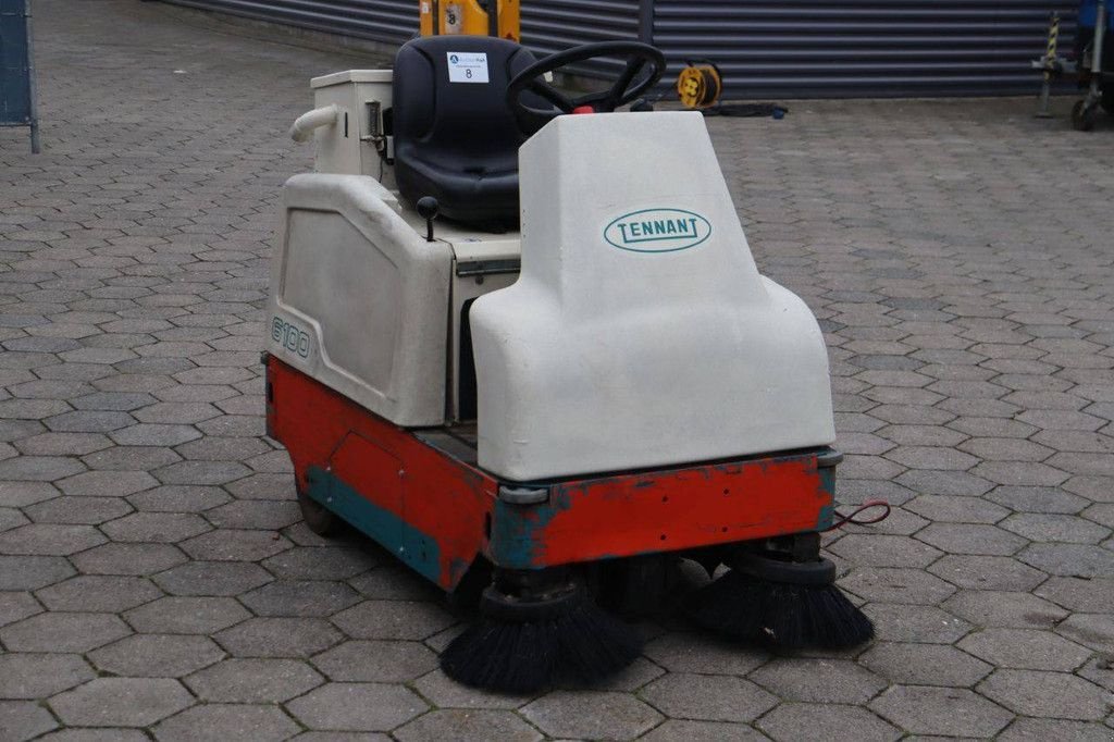 Kehrmaschine типа Tennant 6100, Gebrauchtmaschine в Antwerpen (Фотография 8)