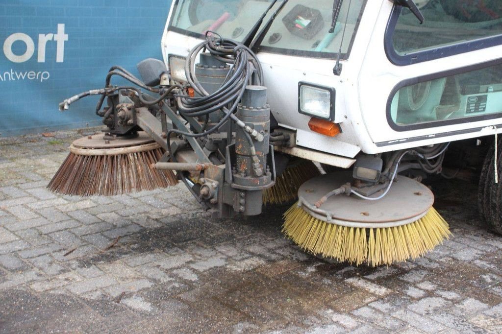 Kehrmaschine typu Tennant A60, Gebrauchtmaschine v Antwerpen (Obrázek 10)