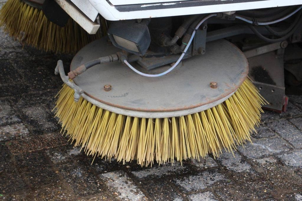 Kehrmaschine типа Tennant A60, Gebrauchtmaschine в Antwerpen (Фотография 11)