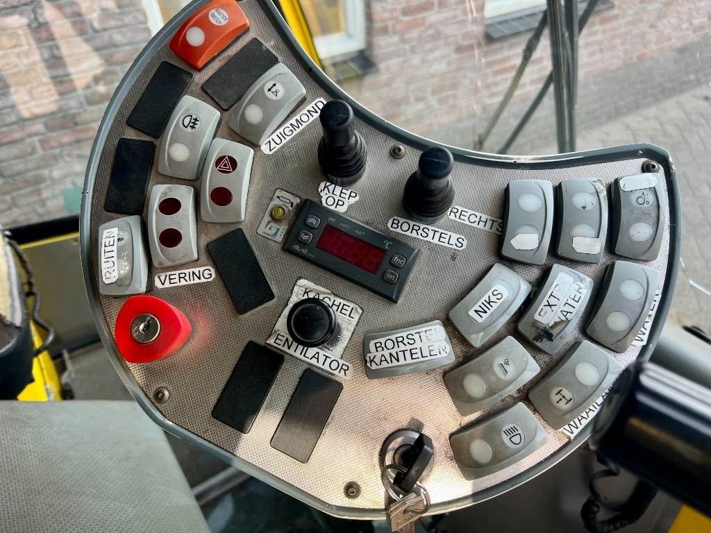 Kehrmaschine typu Tennant A85, Gebrauchtmaschine v Nijkerkerveen (Obrázek 8)