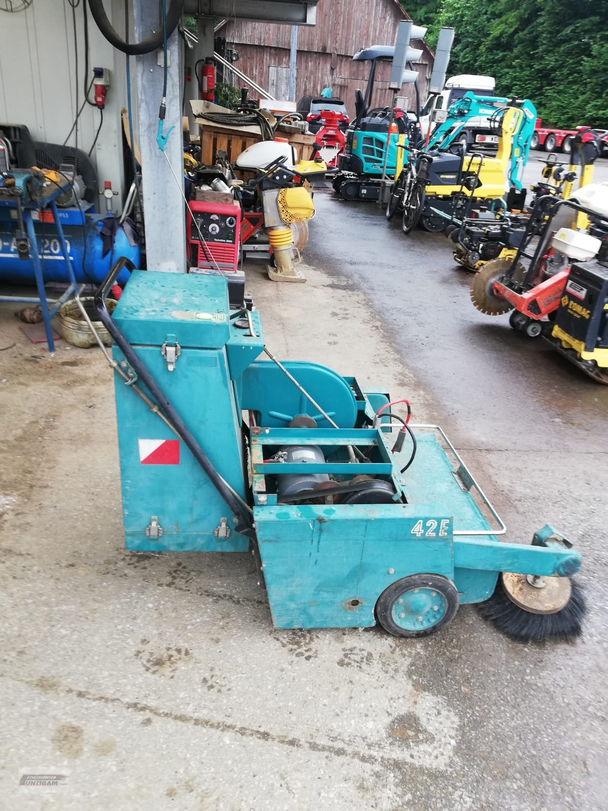 Kehrmaschine of the type Tennant E42, Gebrauchtmaschine in Deutsch - Goritz (Picture 2)