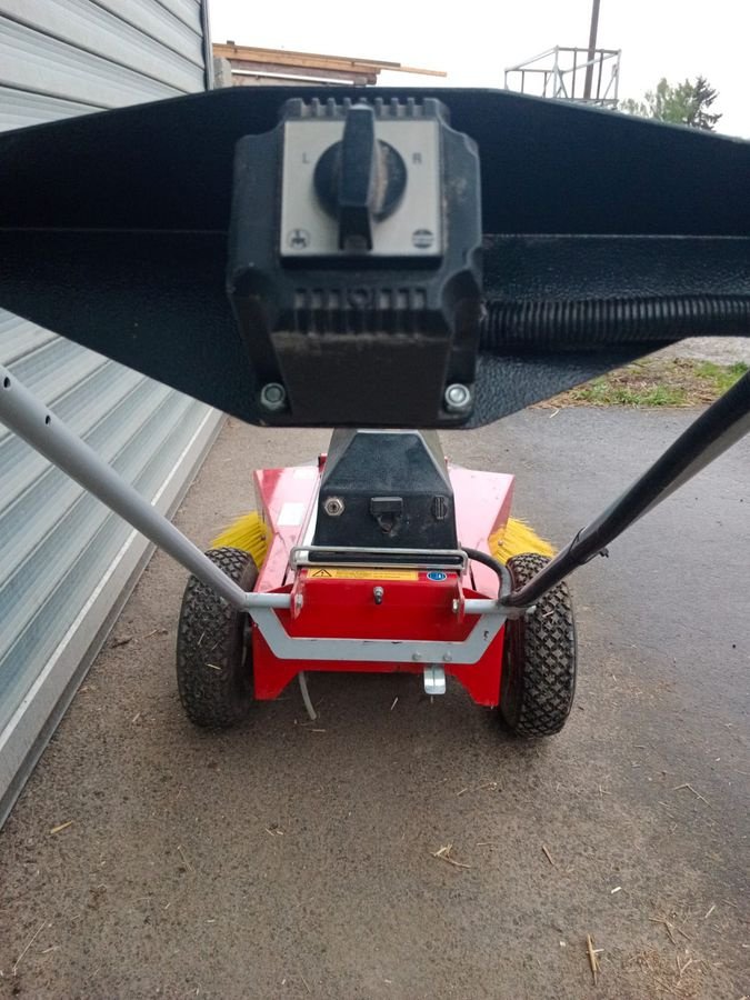 Kehrmaschine typu Tuchel Akku Radialkehrbesen 850, Gebrauchtmaschine v Grünbach (Obrázek 6)