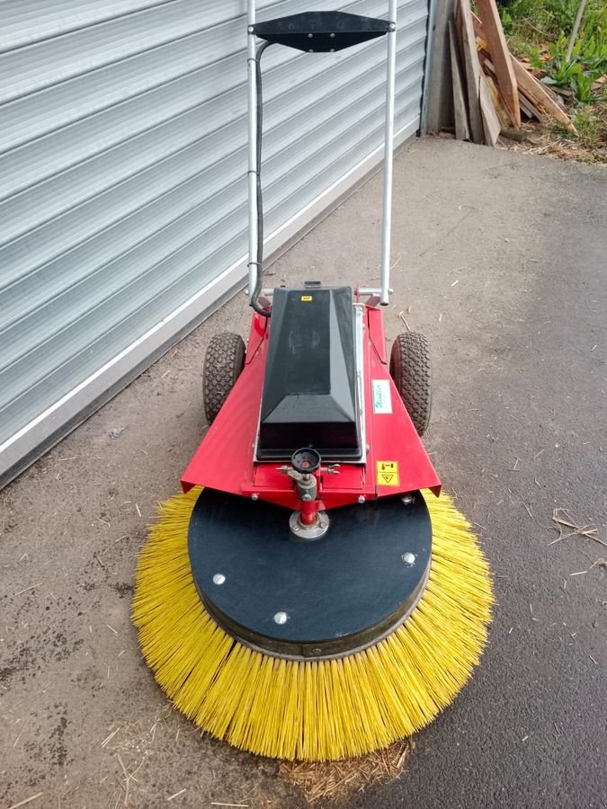 Kehrmaschine typu Tuchel Akku Radialkehrbesen 850, Gebrauchtmaschine v Grünbach (Obrázek 2)