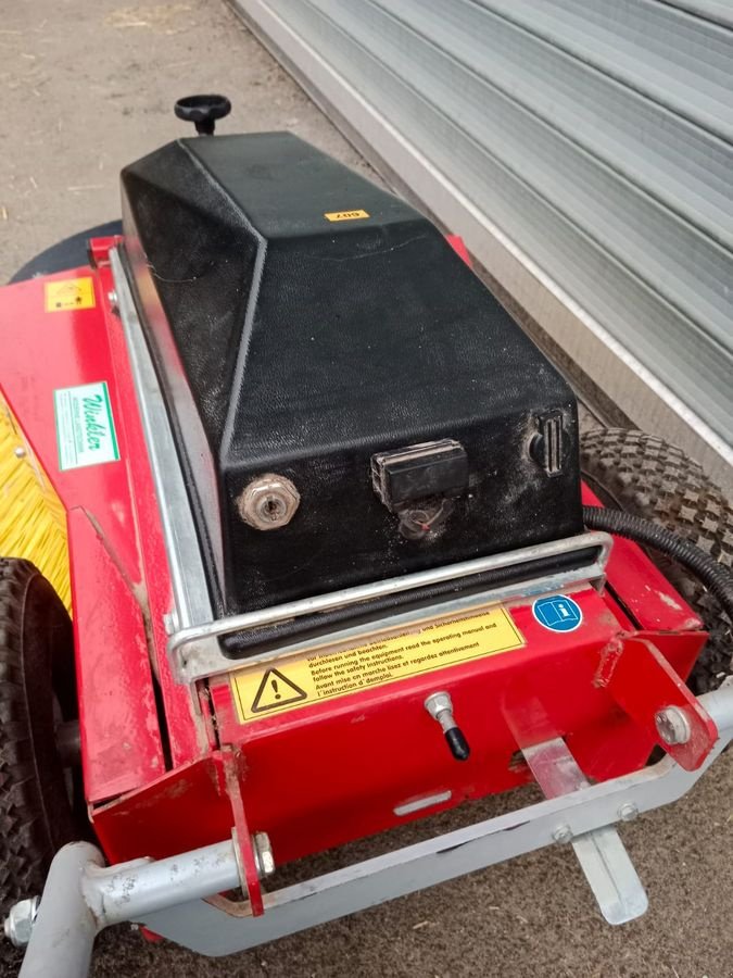 Kehrmaschine typu Tuchel Akku Radialkehrbesen 850, Gebrauchtmaschine v Grünbach (Obrázek 5)
