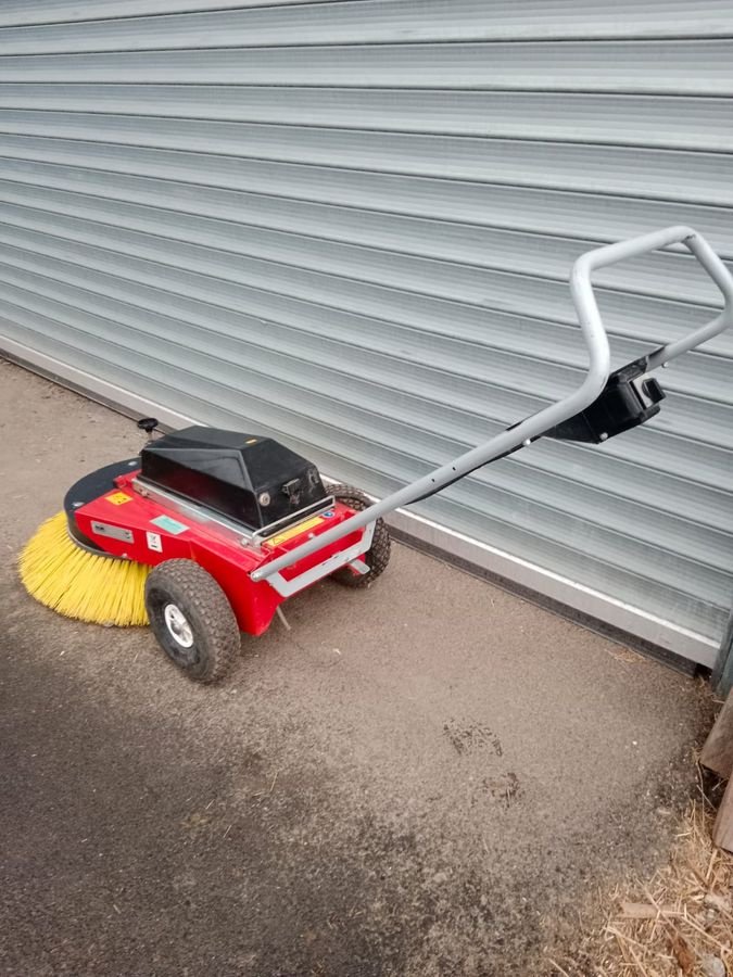 Kehrmaschine typu Tuchel Akku Radialkehrbesen 850, Gebrauchtmaschine v Grünbach (Obrázek 7)