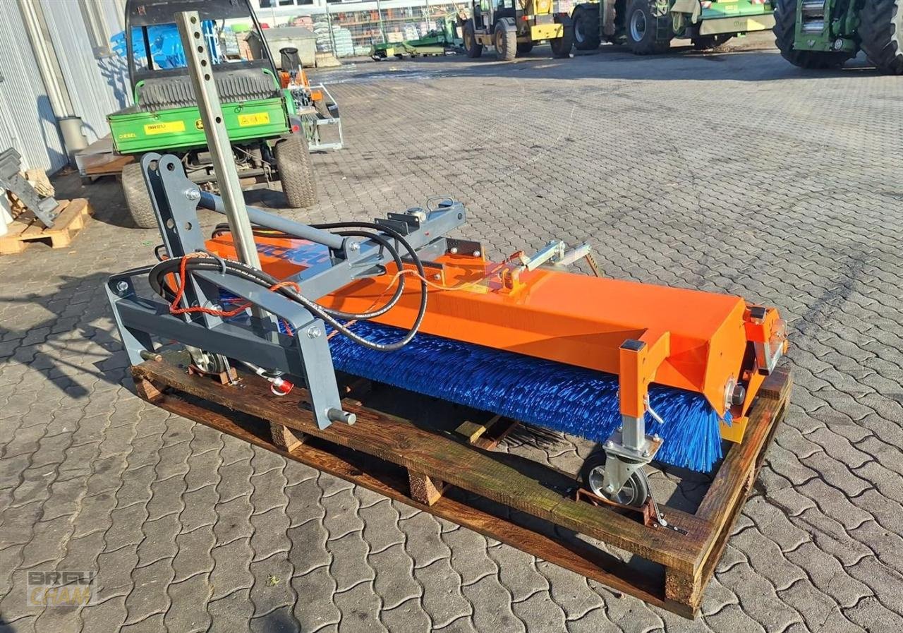 Kehrmaschine des Typs Tuchel Eco 230, Neumaschine in Cham (Bild 3)