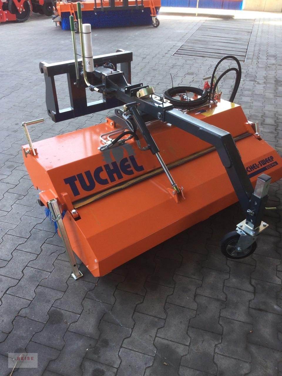 Kehrmaschine des Typs Tuchel Eco Pro 150, Neumaschine in Lippetal / Herzfeld (Bild 2)