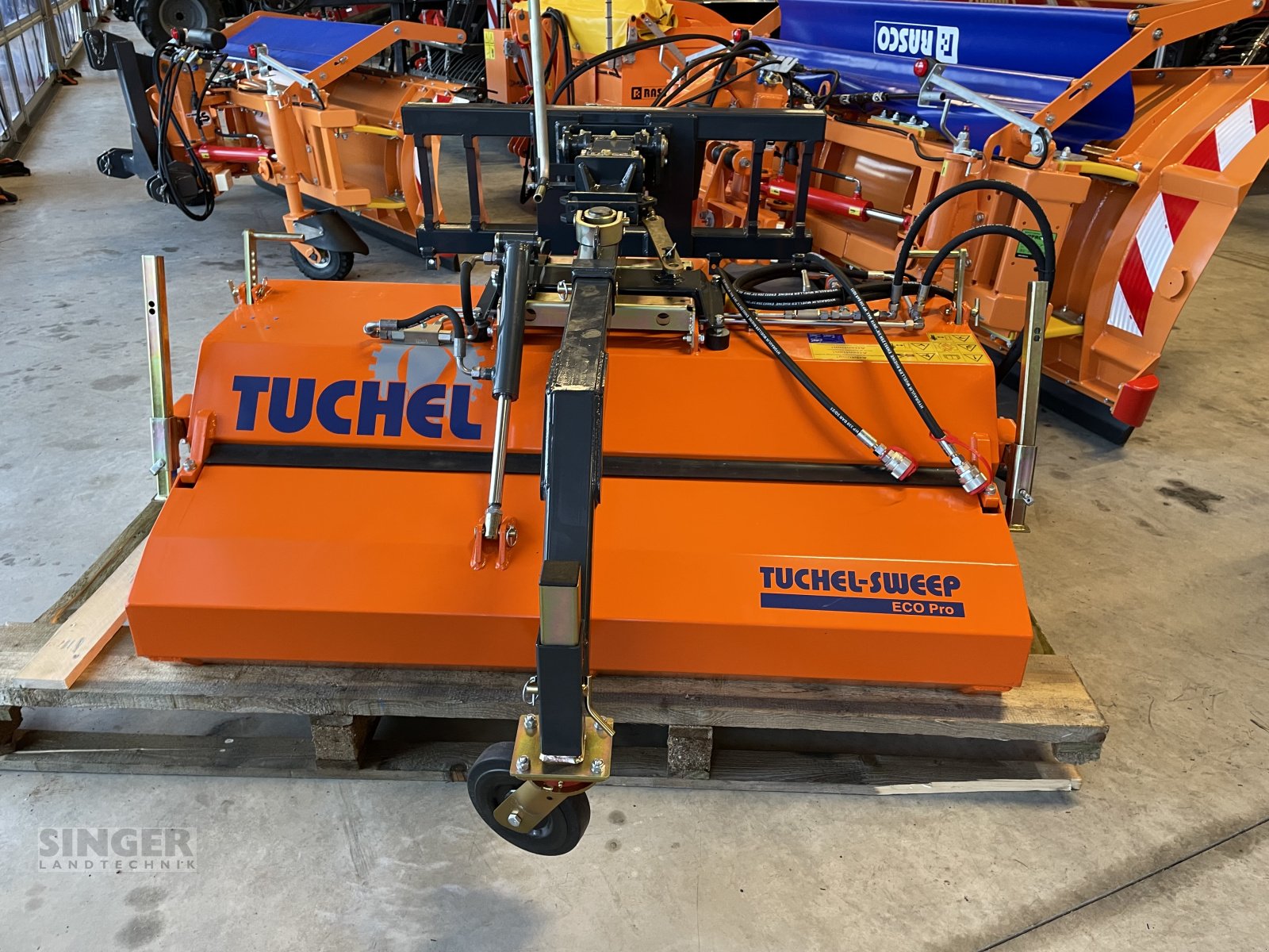 Kehrmaschine des Typs Tuchel Eco Pro 150, Neumaschine in Biessenhofen (Bild 1)