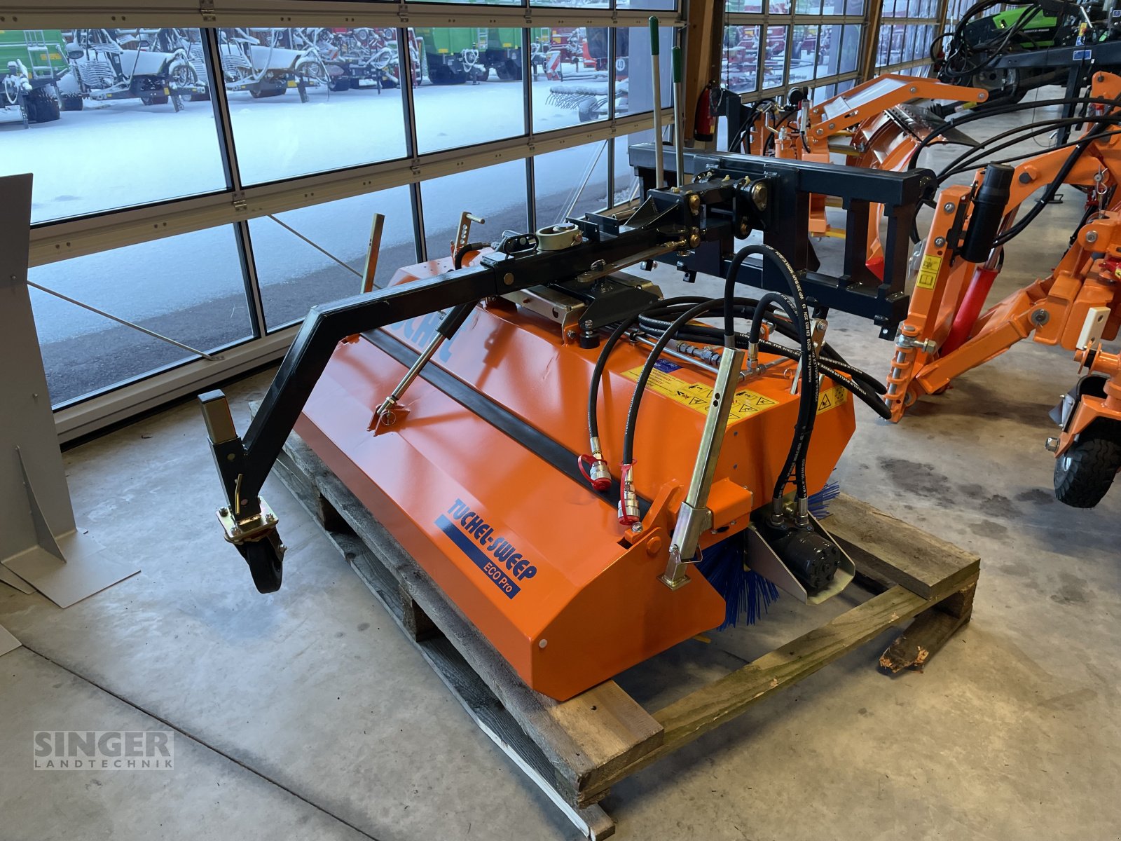 Kehrmaschine des Typs Tuchel Eco Pro 150, Neumaschine in Biessenhofen (Bild 2)