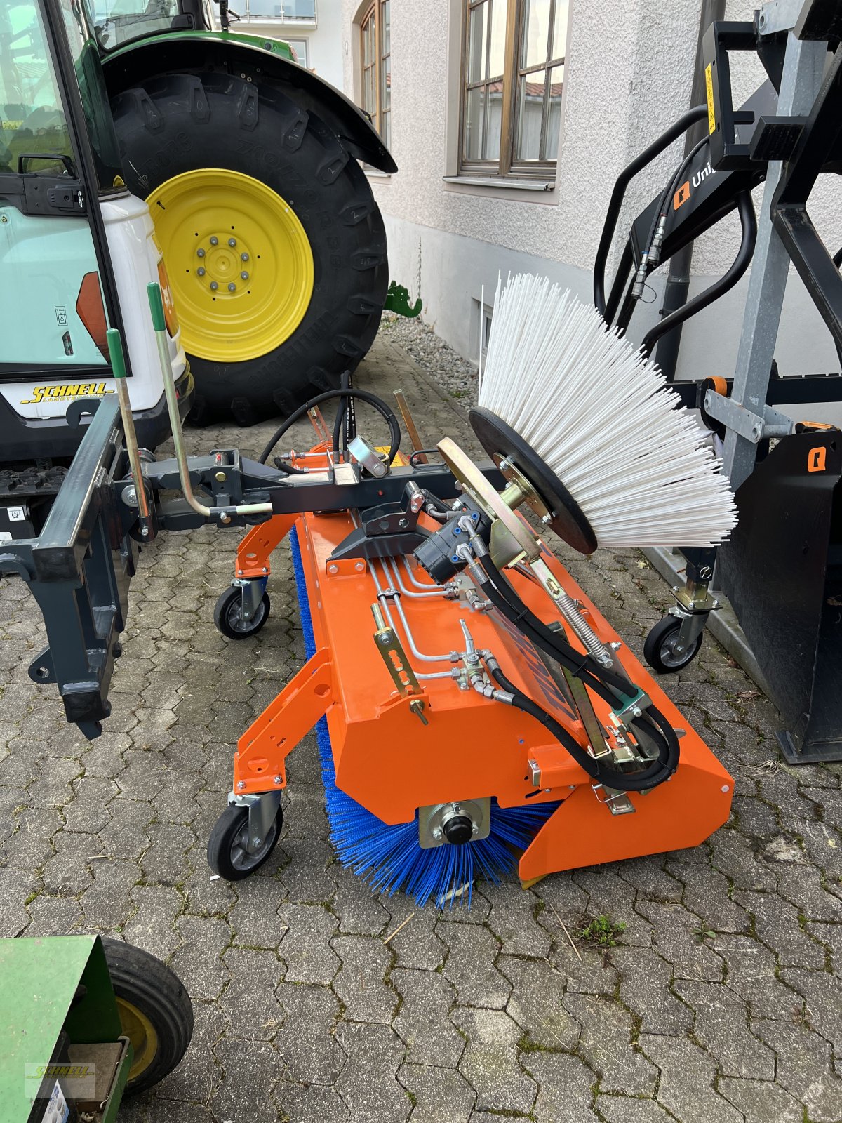 Kehrmaschine des Typs Tuchel Eco Pro 150, Neumaschine in Söchtenau (Bild 3)