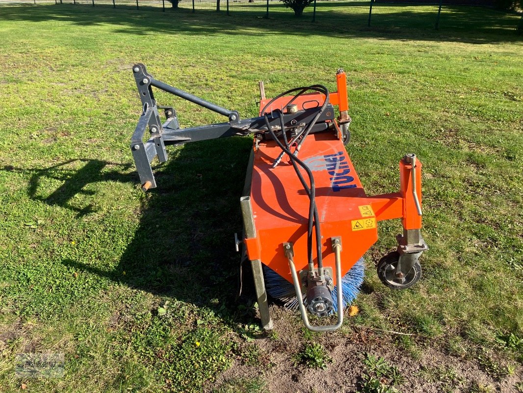 Kehrmaschine des Typs Tuchel EKM 230 HD 520, Gebrauchtmaschine in Aurich (Bild 4)