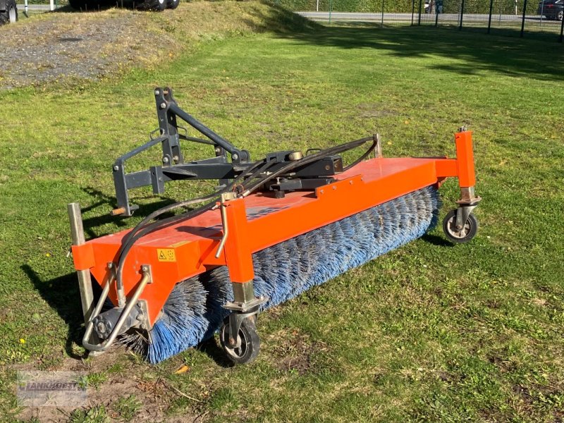 Kehrmaschine des Typs Tuchel EKM 230 HD 520, Gebrauchtmaschine in Aurich (Bild 1)