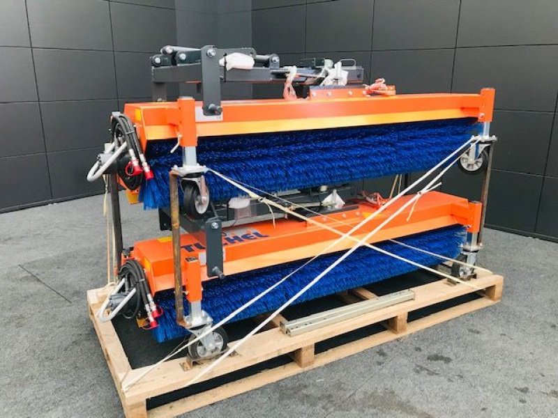 Kehrmaschine des Typs Tuchel Kehrmaschine ECO520 - 230cm Arbeitsbreite, Neumaschine in Tamsweg (Bild 1)
