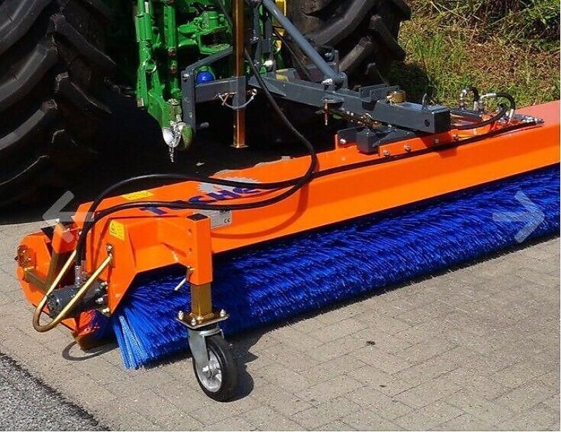 Kehrmaschine des Typs Tuchel Kehrmaschine Kehrbesen, Gebrauchtmaschine in Schmallenberg (Bild 1)