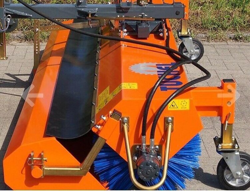 Kehrmaschine des Typs Tuchel Kehrmaschine Kehrbesen, Gebrauchtmaschine in Schmallenberg (Bild 3)