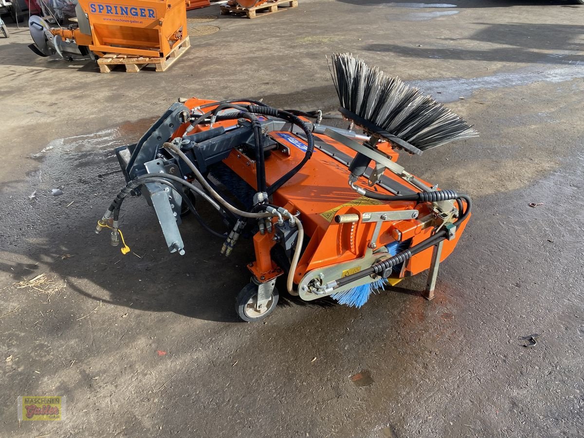 Kehrmaschine des Typs Tuchel Kompakt 150/520HD, Gebrauchtmaschine in Kötschach (Bild 4)