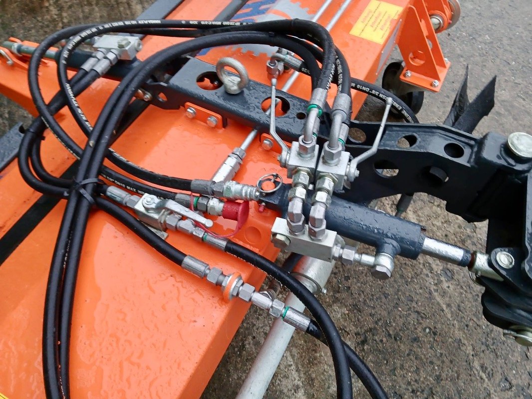 Kehrmaschine от тип Tuchel Simplex 400-150 mit Wassertank, Gebrauchtmaschine в Liebenwalde (Снимка 4)