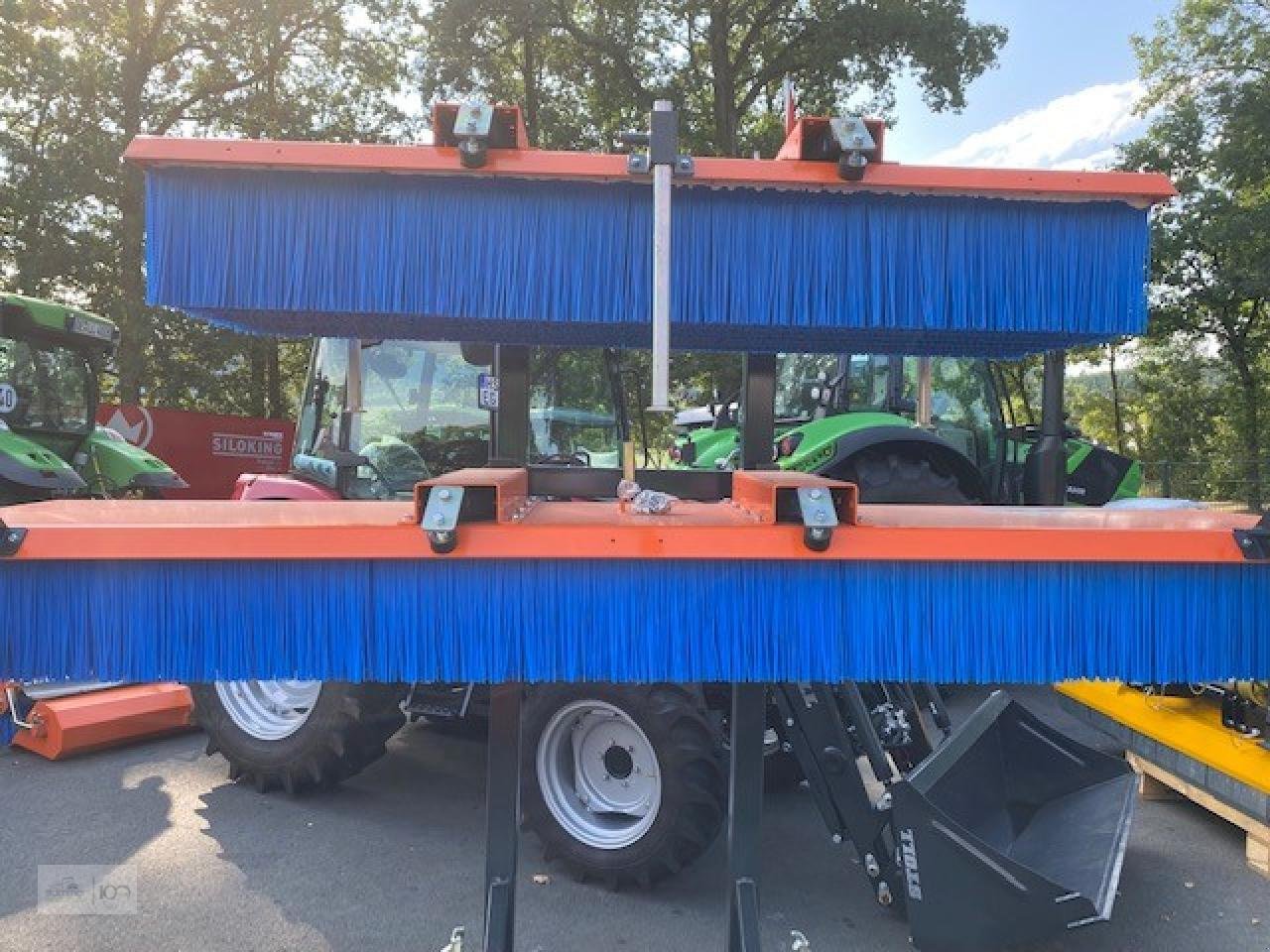 Kehrmaschine des Typs Tuchel Solo 230cm, Neumaschine in Eslohe–Bremke (Bild 1)