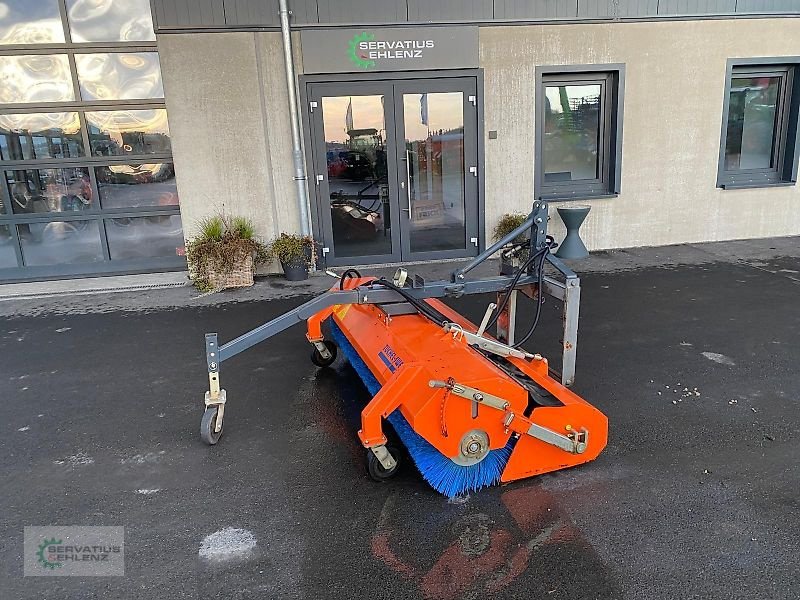 Kehrmaschine del tipo Tuchel Tuchel Plus 560 - 200 Kehrmaschine 2,0m Front / Heck gebraucht, Gebrauchtmaschine en Rittersdorf (Imagen 1)