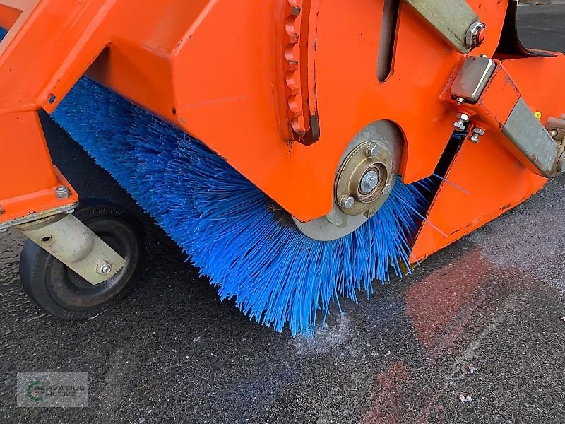 Kehrmaschine van het type Tuchel Tuchel Plus 560 - 200 Kehrmaschine 2,0m Front / Heck gebraucht, Gebrauchtmaschine in Rittersdorf (Foto 6)
