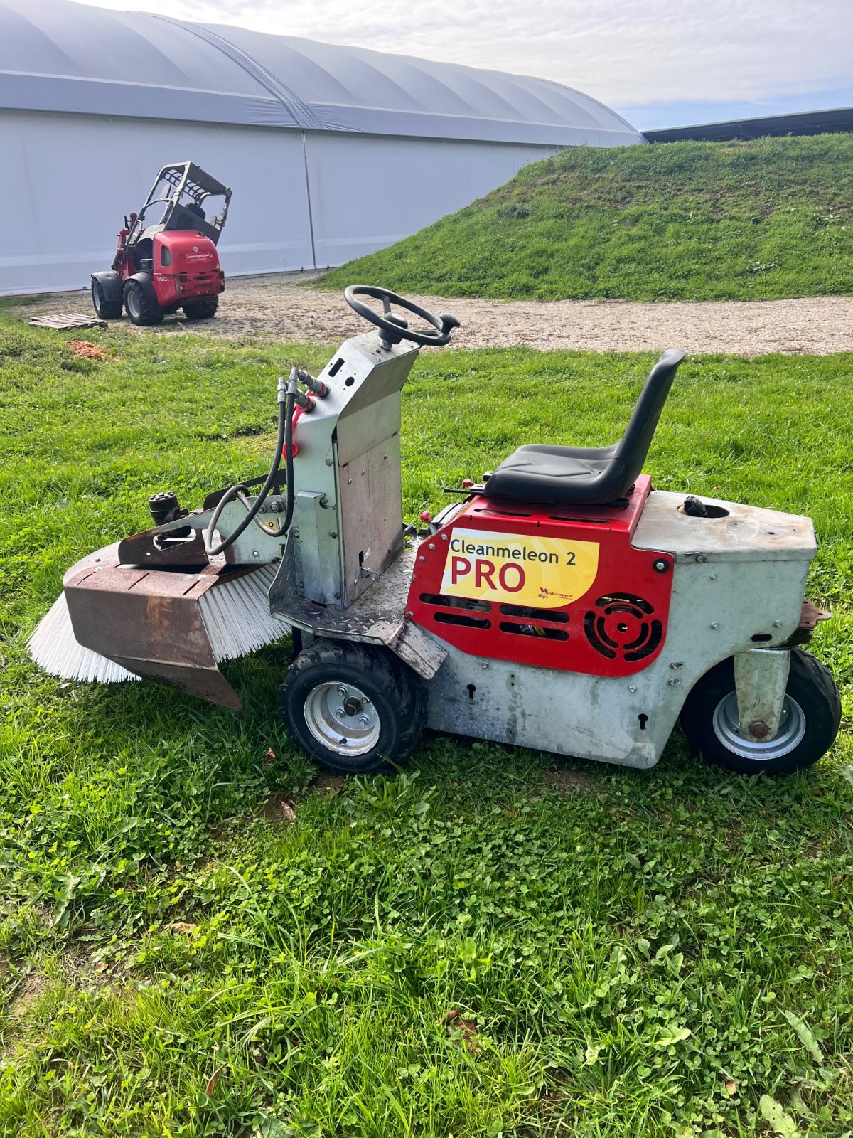 Kehrmaschine of the type Westermann Cleanmeleon 2, Gebrauchtmaschine in Hochburg-Ach (Picture 1)