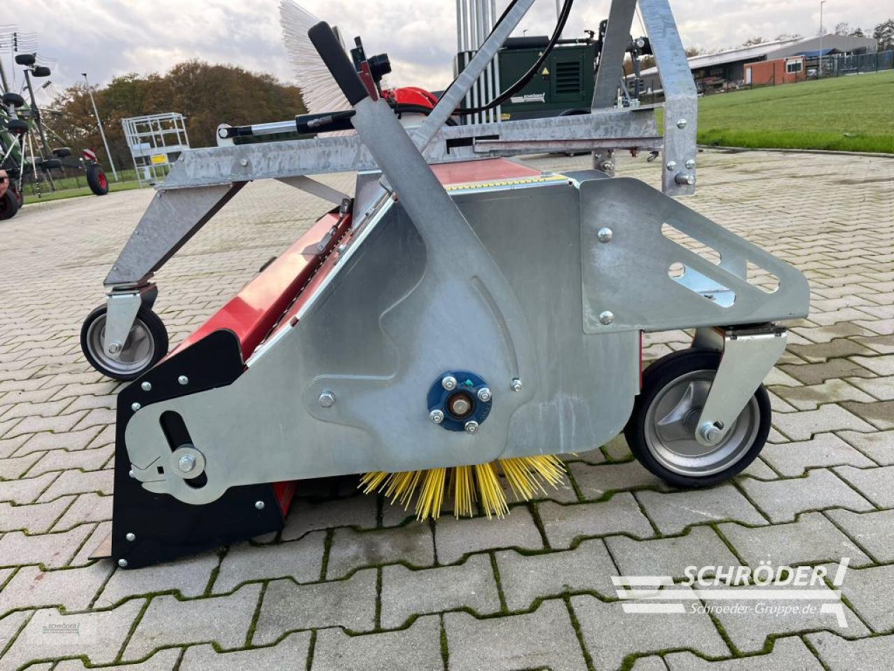 Kehrmaschine des Typs Westermann OPTIMAL 2300, Gebrauchtmaschine in Scharrel (Bild 2)