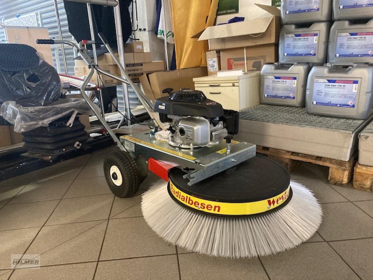 Kehrmaschine des Typs Westermann WR 870 Honda, Neumaschine in Moringen (Bild 1)