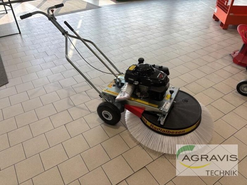 Kehrmaschine of the type Westermann WR 870, Neumaschine in Werl-Oberbergstraße (Picture 2)