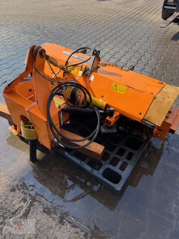 Kehrmaschine a típus Wiedenmann Combi Clean 2350, Gebrauchtmaschine ekkor: Remchingen (Kép 1)