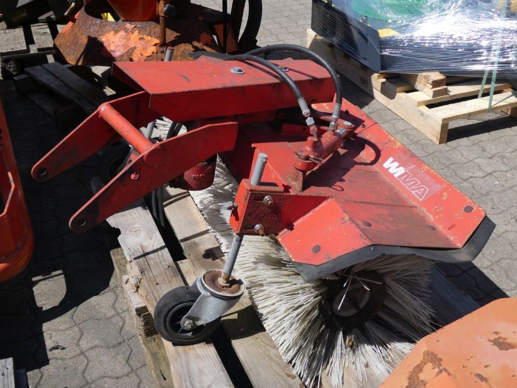 Kehrmaschine типа Wima Frontanbau Kehrbesen, Gebrauchtmaschine в Lauterberg/Barbis (Фотография 4)