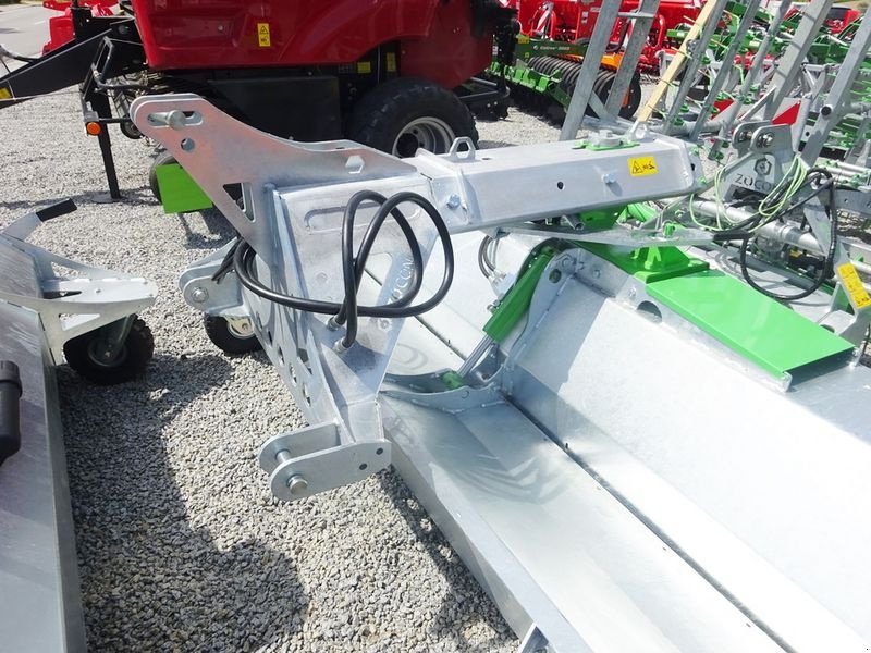 Kehrmaschine des Typs Zocon Kehrmaschine 240, Neumaschine in St. Marienkirchen (Bild 10)