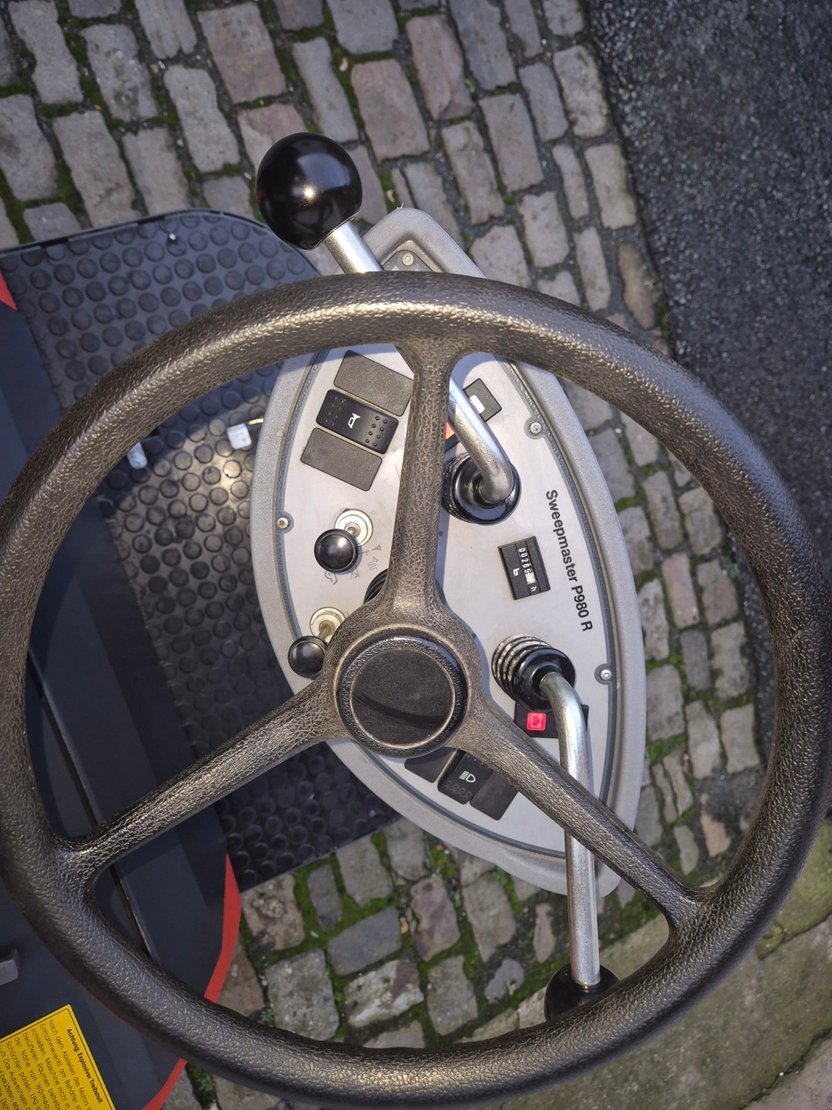 Kehrsaugmaschine des Typs Hako Sweepmaster P 980 R, Gebrauchtmaschine in Oelde (Bild 7)